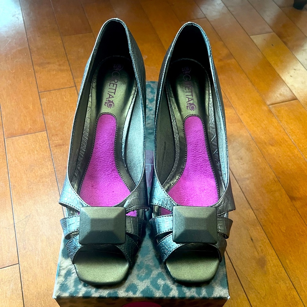 Gretta wedges